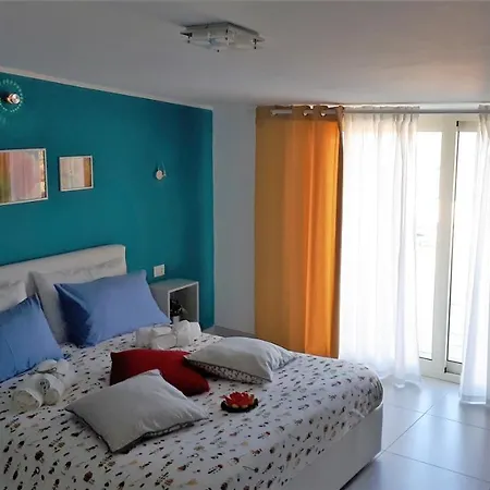 Il Giardino Sul Mare Alojamento de Acomodação e Pequeno-almoço Briatico