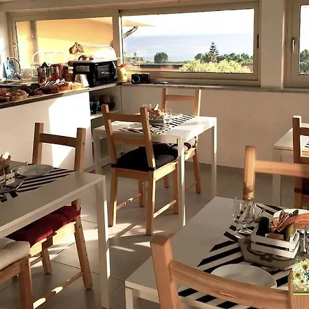 Il Giardino Sul Mare Alojamento de Acomodação e Pequeno-almoço Briatico