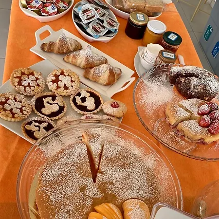 Alojamento de Acomodação e Pequeno-almoço Il Giardino Sul Mare 3*