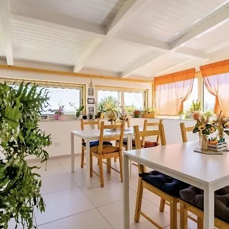 ベッド・アンド・ブレックファスト Il Giardino Sul Mare ブリアーティコ