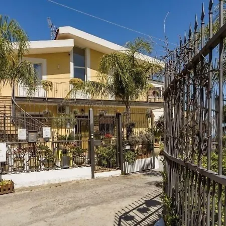 Il Giardino Sul Mare Alojamento de Acomodação e Pequeno-almoço Briatico