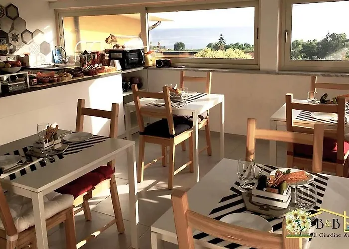 Il Giardino Sul Mare Alojamento de Acomodação e Pequeno-almoço Briatico